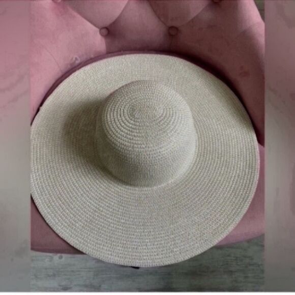 Fashionable name brand sun hat for a fraction of the retail price. main image 8